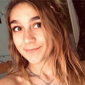 Meet your Posher, Azalea